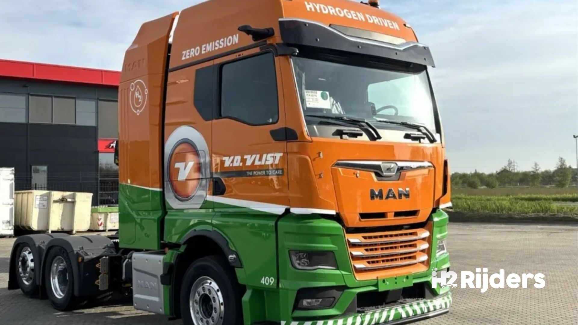 Van der Vlist zet eerste van drie MAN hTGX waterstoftrucks in
